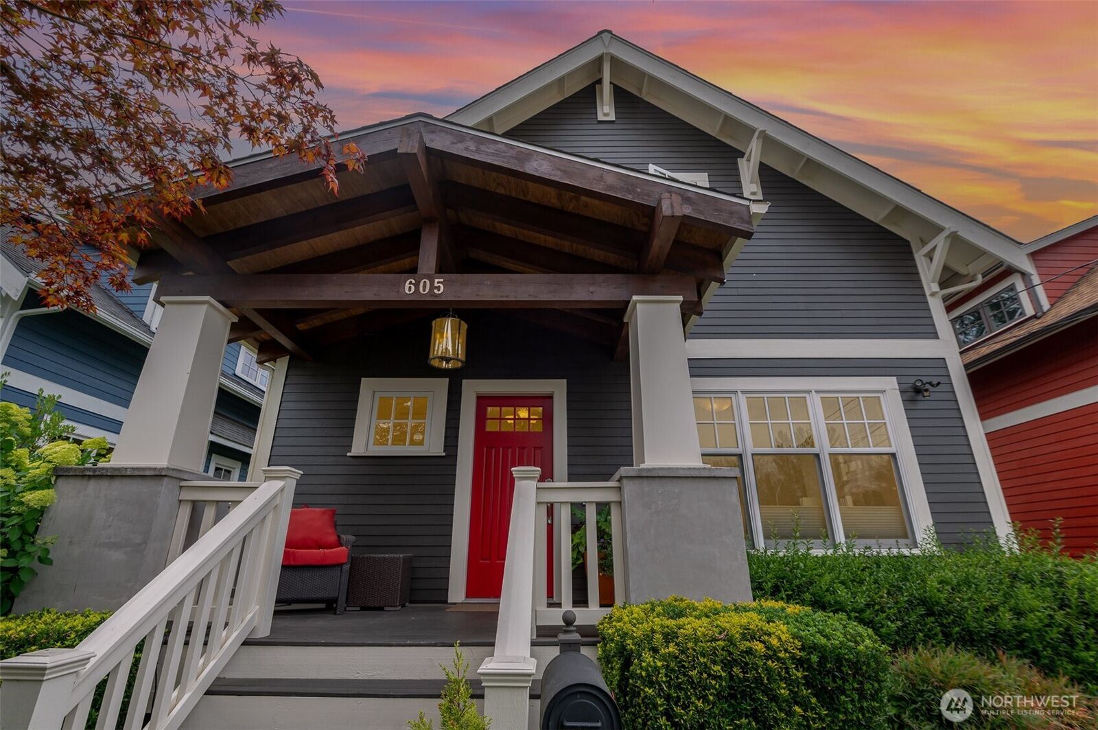 Property Photo:  605  20th Avenue  WA 98122 