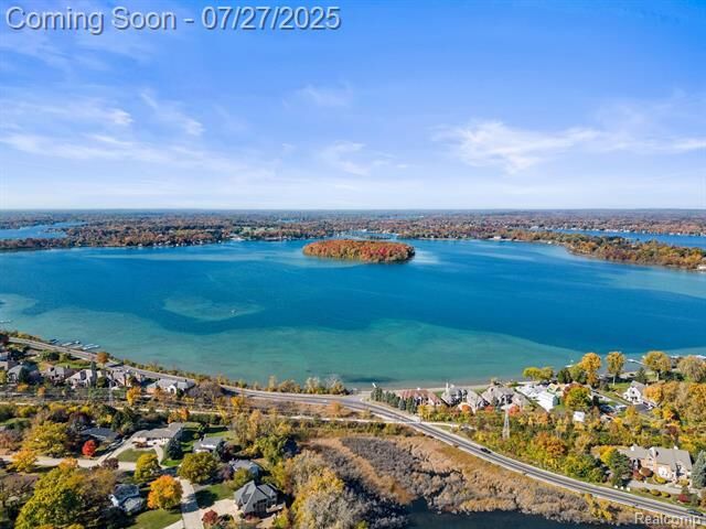 Property Photo: 3856 Vista Lane MI 48323