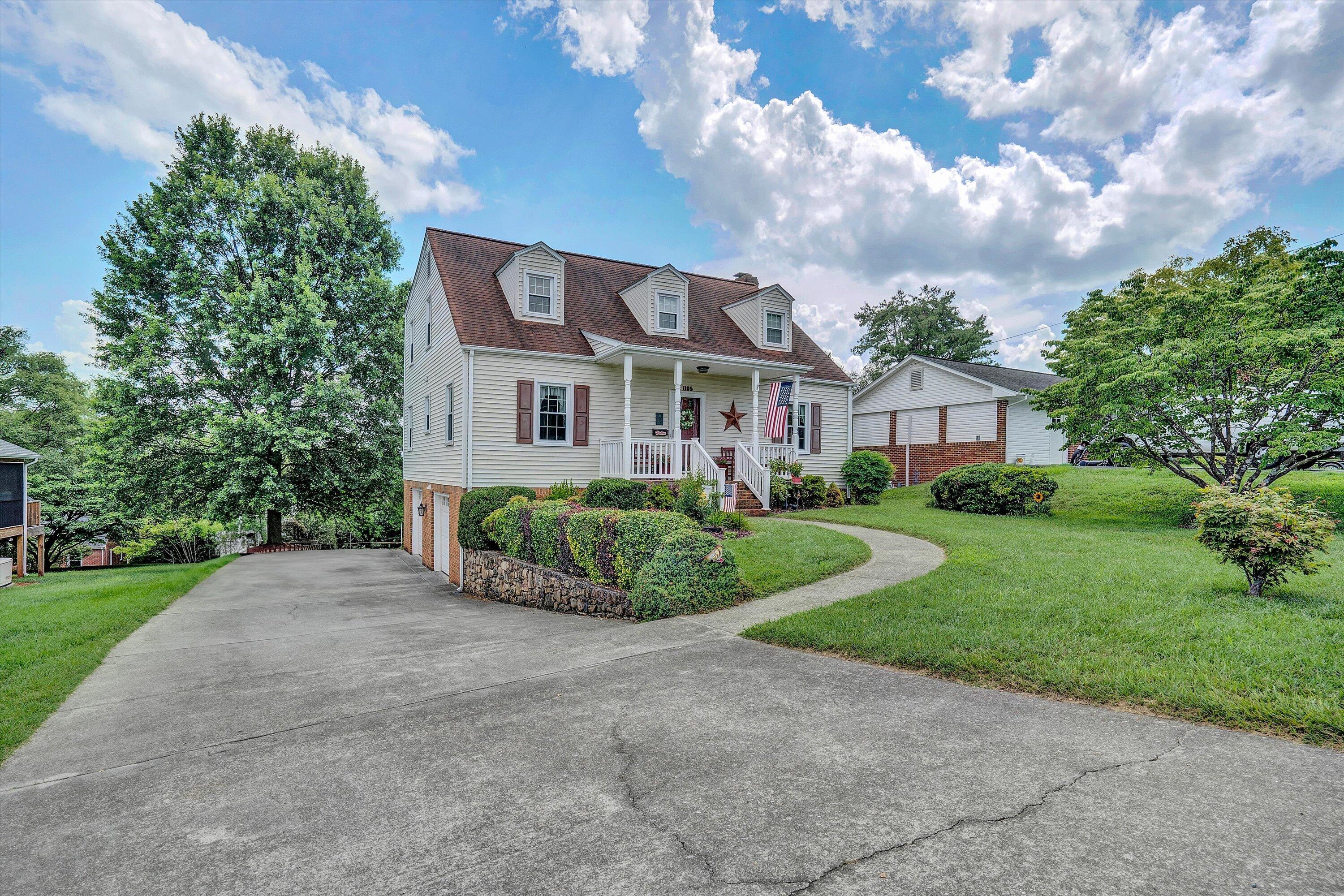 Property Photo:  1105 Halliahurst Ave  VA 24179 