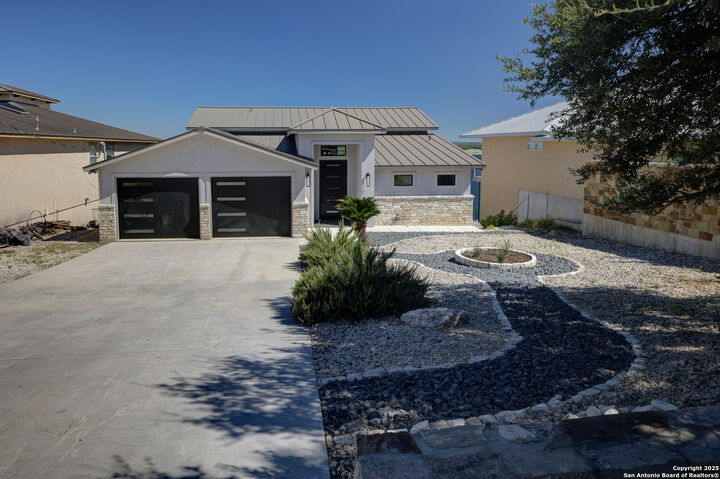 Property Photo: 2934 Colleen TX 78133