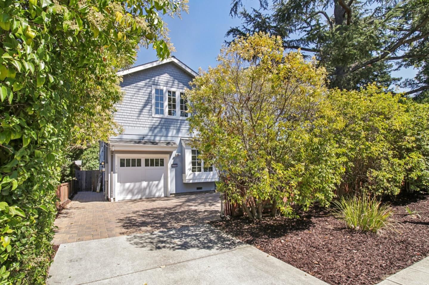 Property Photo:  236 Willow Road  CA 94025 
