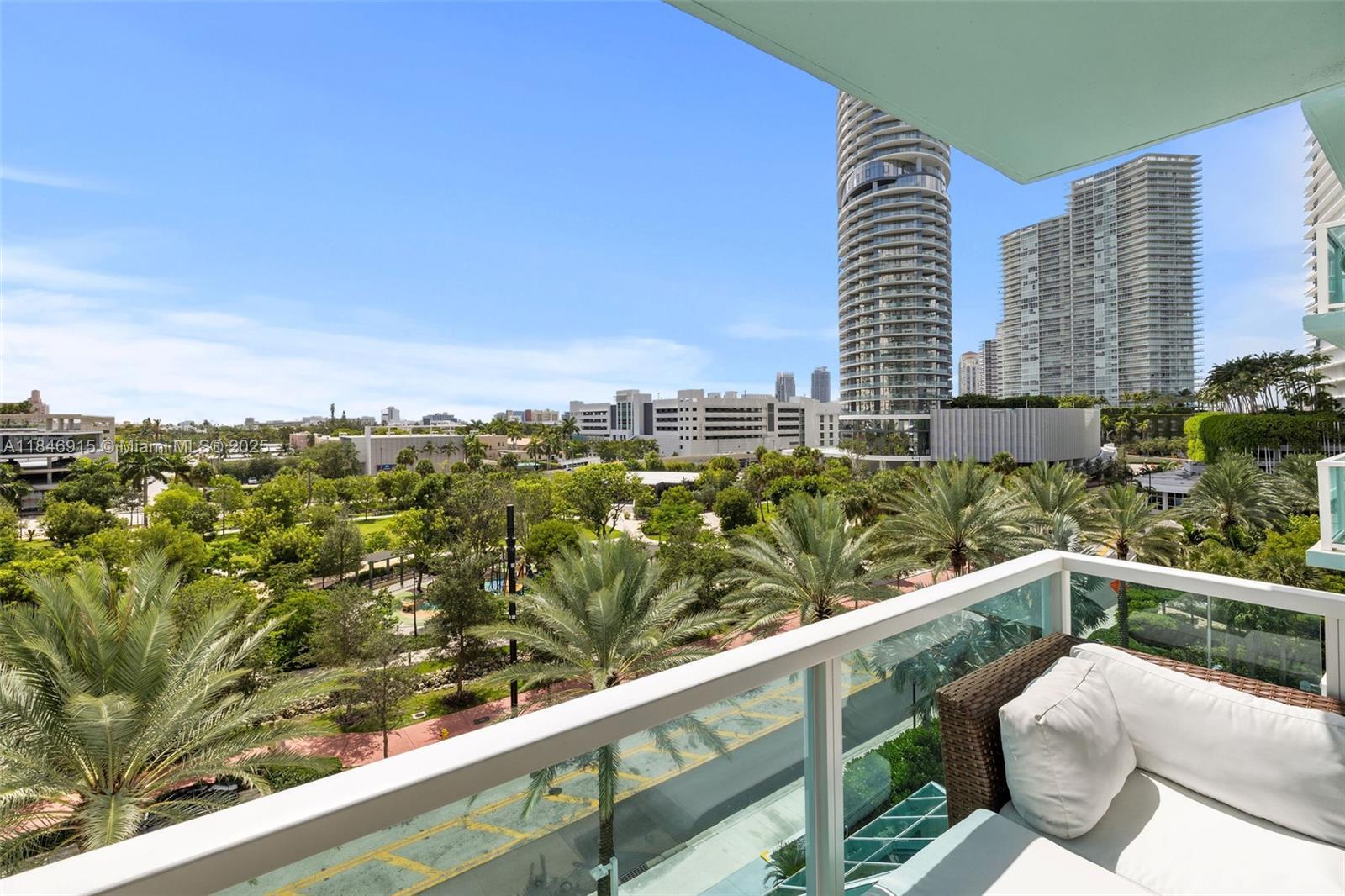 Property Photo: 650 West Ave 606 FL 33139