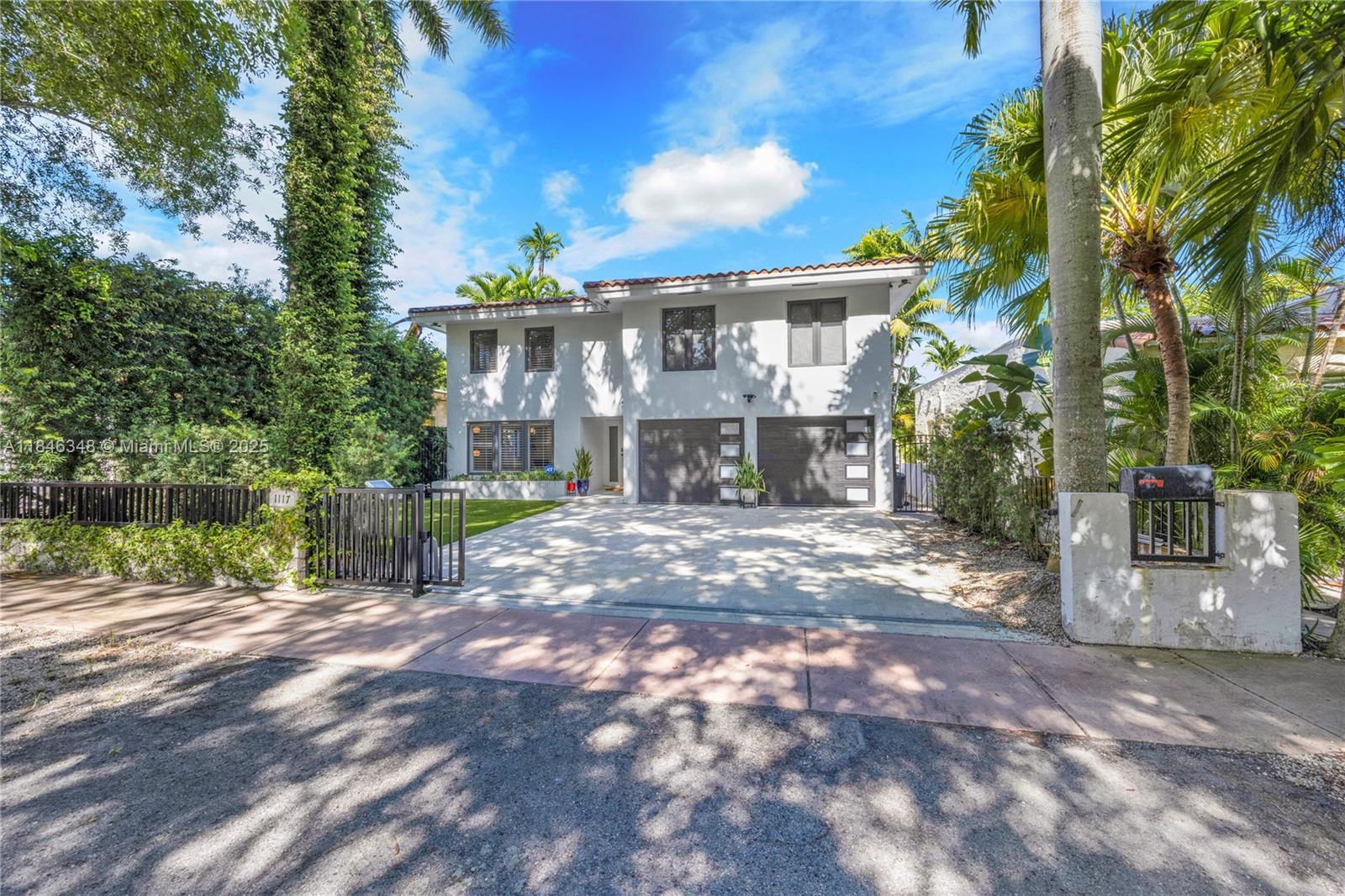 Property Photo:  1117 Alberca St  FL 33134 