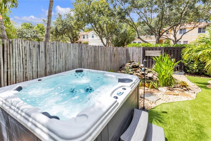 Property Photo: 3802 SW 170th Ave FL 33027