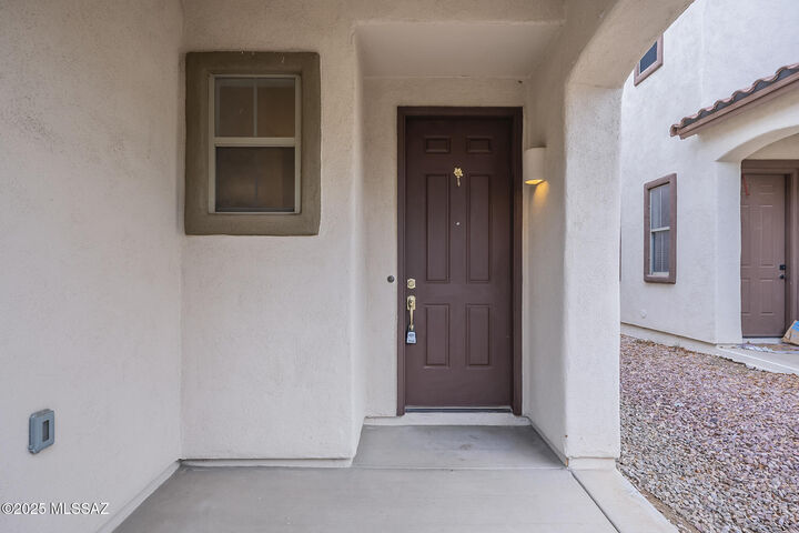 Property Photo: 530 E Calle De Ocaso AZ 85629