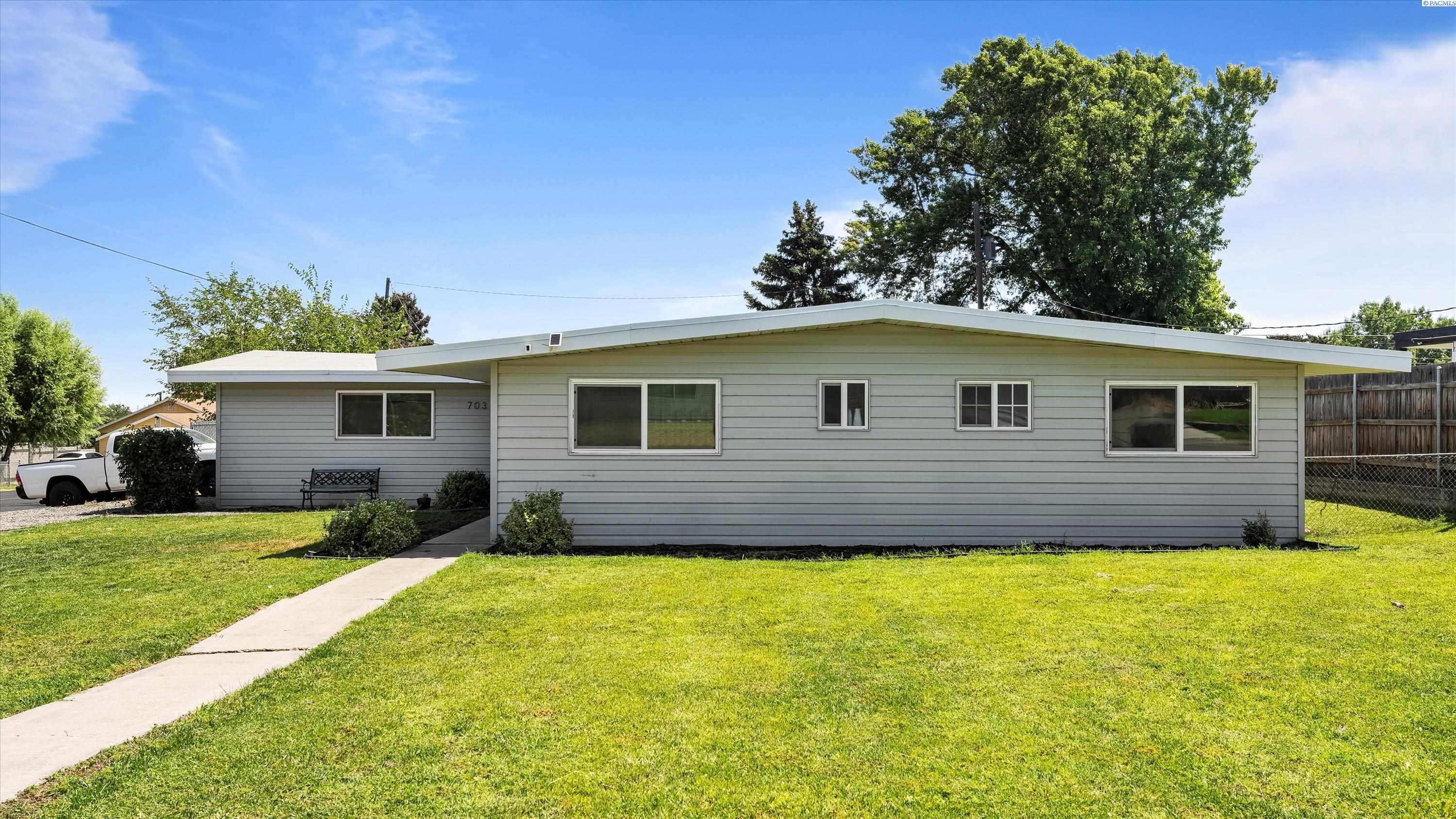 Property Photo: 703 S Conway St WA 99336