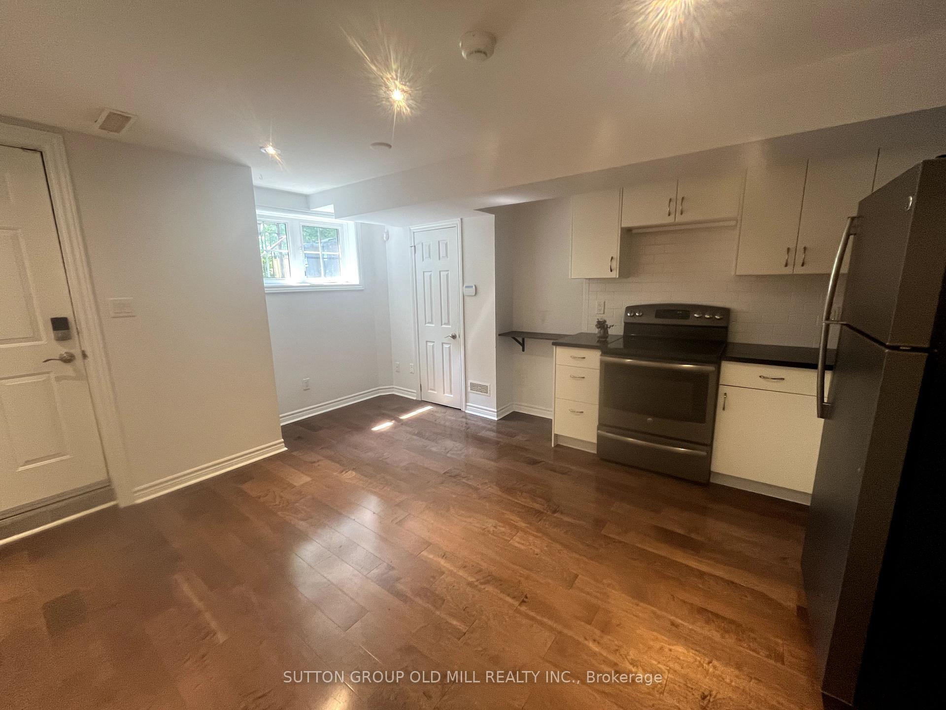 Property Photo:  161 Laughton Avenue  ON M6N 2X4 