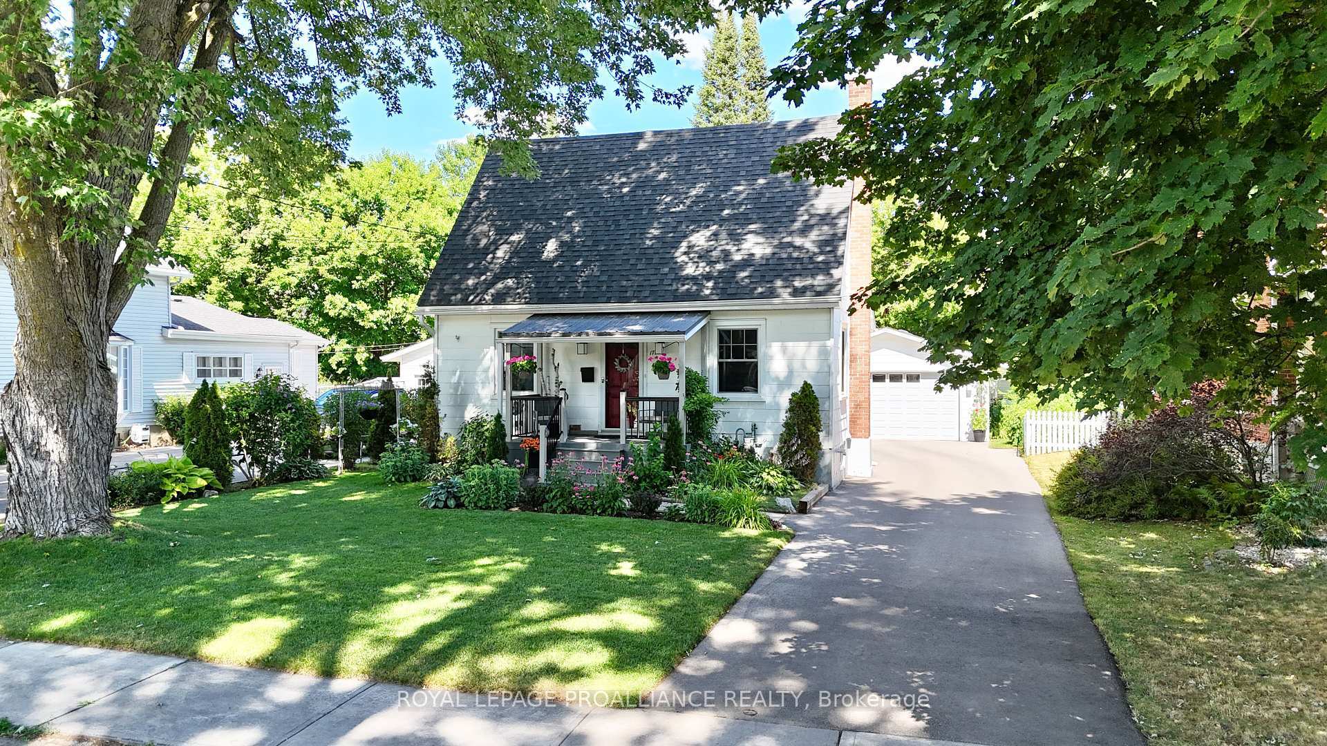 173 Foster Avenue  Belleville ON K8N 3P8 photo