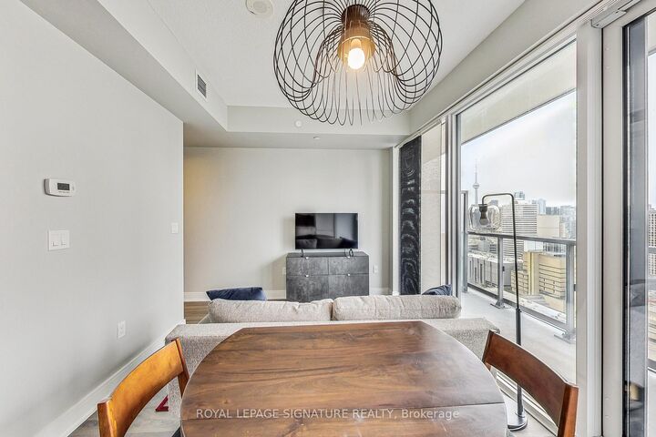 Property Photo:  89 McGill Street 2912  ON M5B 0B1 