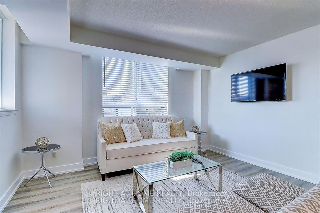 Property Photo: 1625 Pickering Parkway 404 ON L1V 6Z6