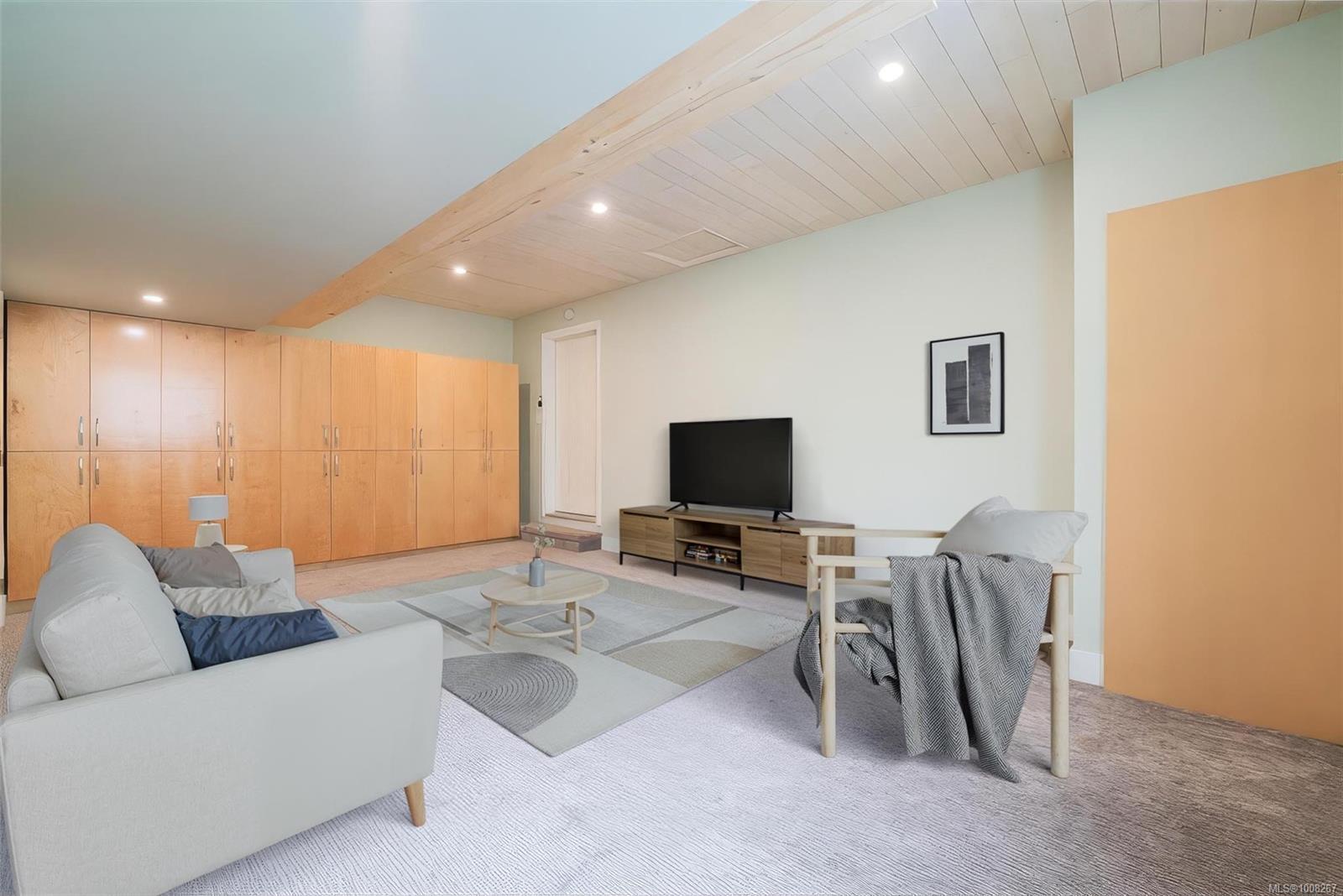 Property Photo: 3309 Willowmere Cres BC V9V 1H2