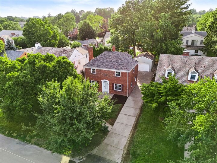 Property Photo: 586 Kenilworth Dr PA 15228