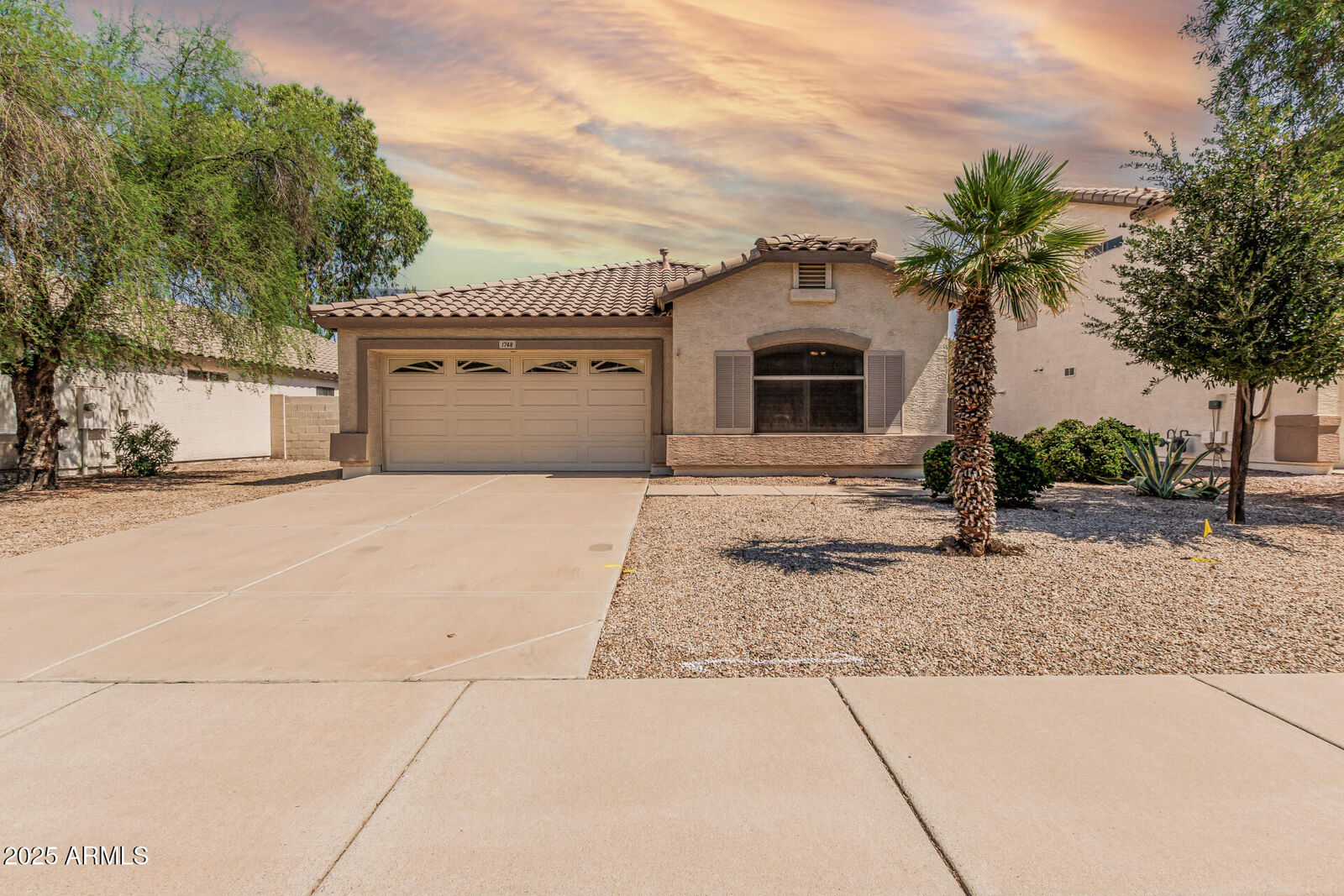 Property Photo: 1748 E Loma Vista Street AZ 85295