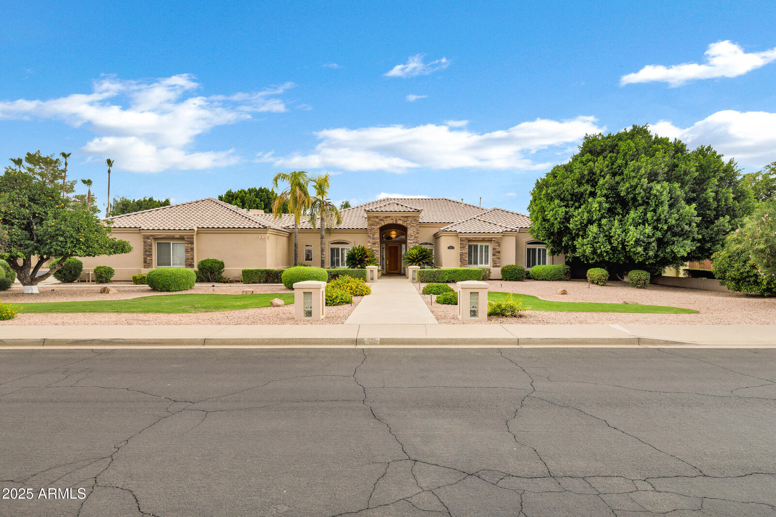 Property Photo: 3819 E Ivyglen Street AZ 85205