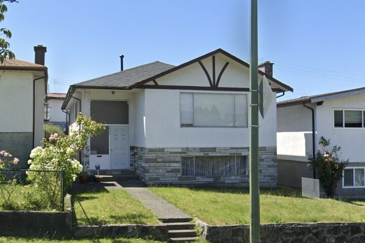 3023 Rupert Street — photo 1