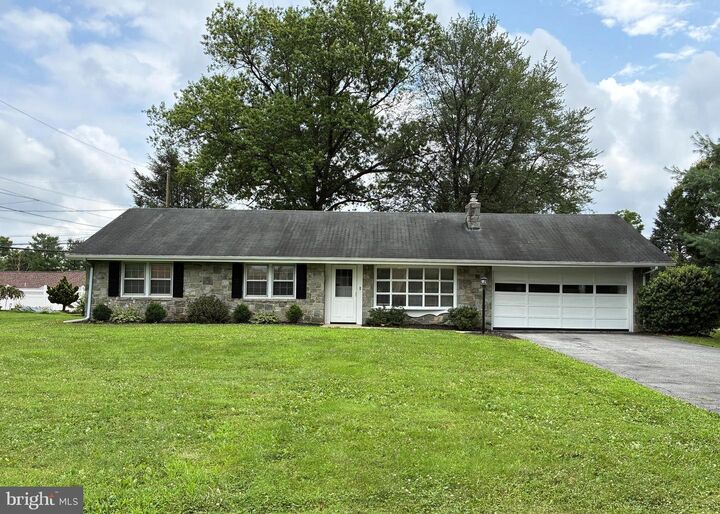 Property Photo:  68 Glen Moore Circle  PA 17601 
