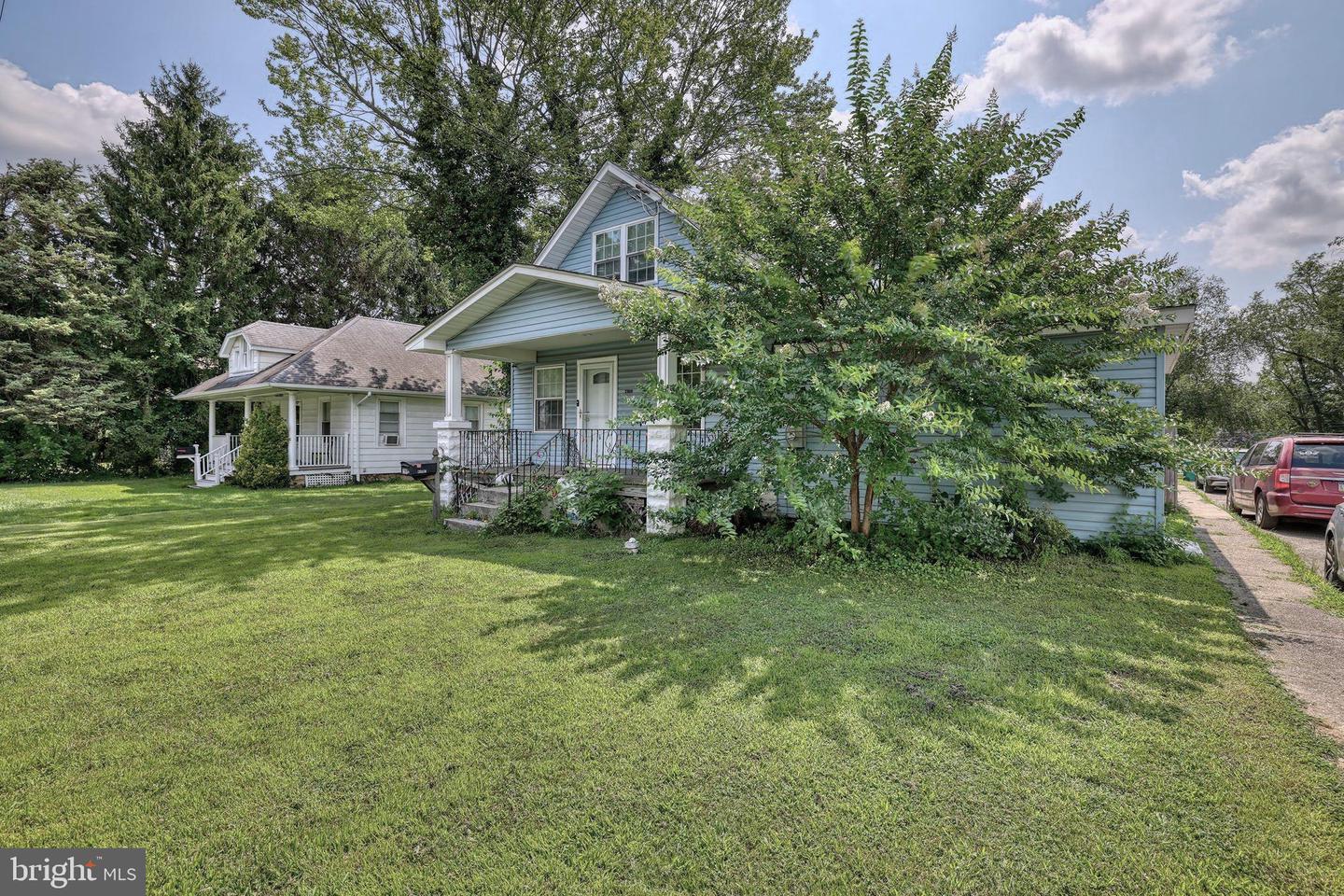 Property Photo:  2800 New Falls Road  PA 19056 