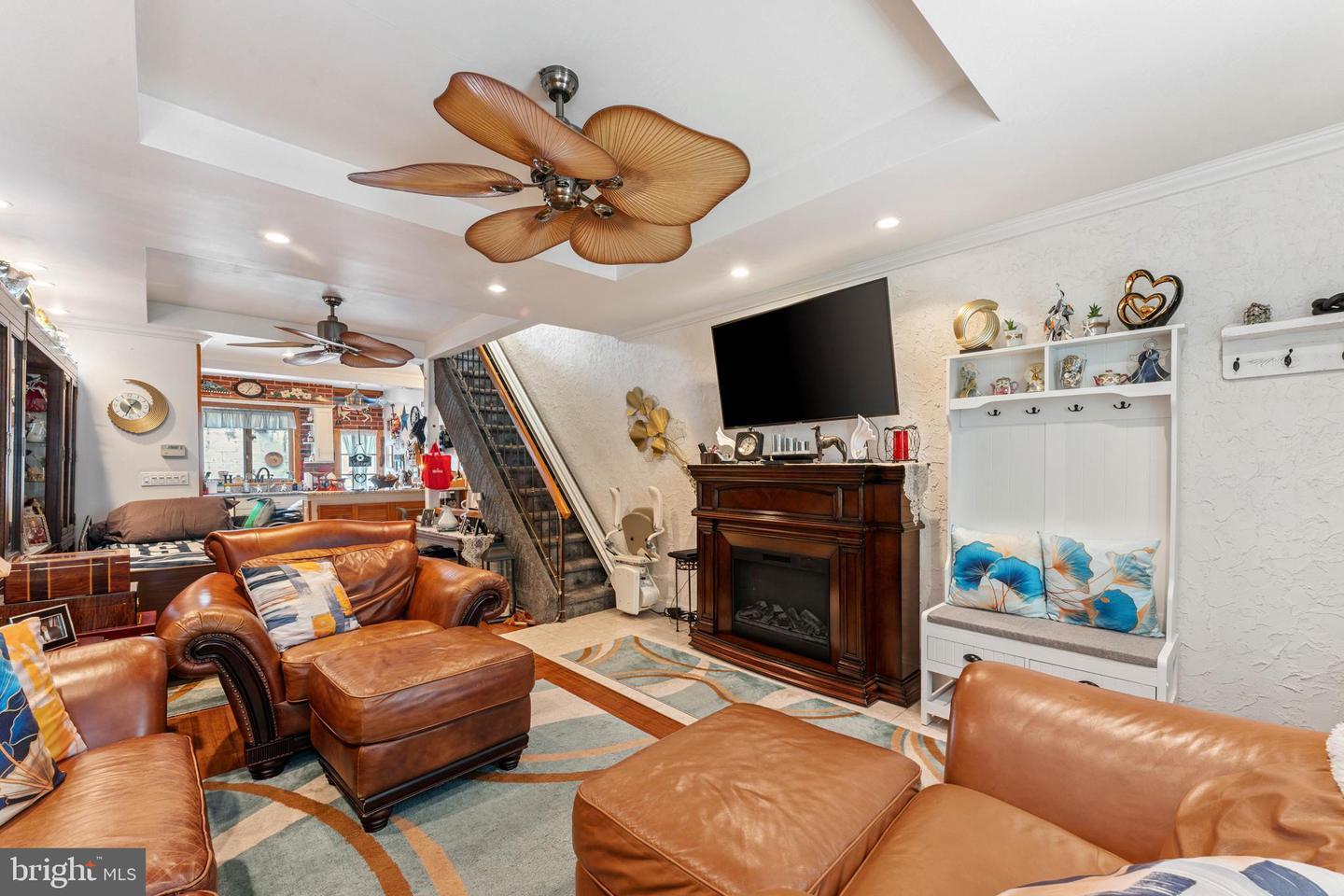 Property Photo:  813 Greenwich Street  PA 19147 