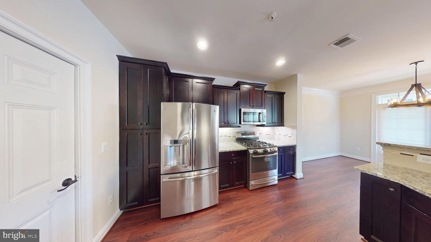 Property Photo: 42594 Wildly Terrace VA 20148