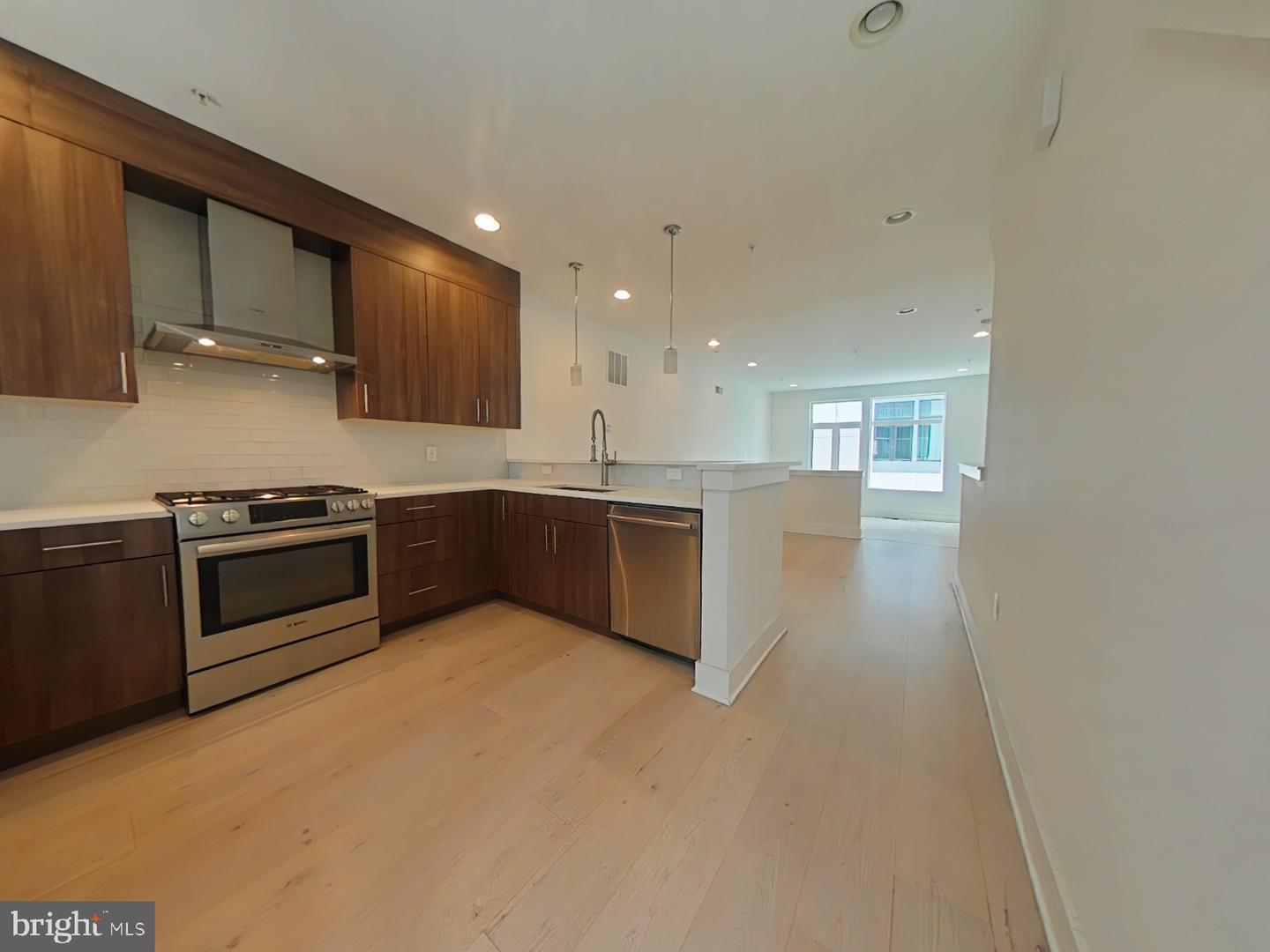 Property Photo:  702 N Front Street 12  PA 19123 