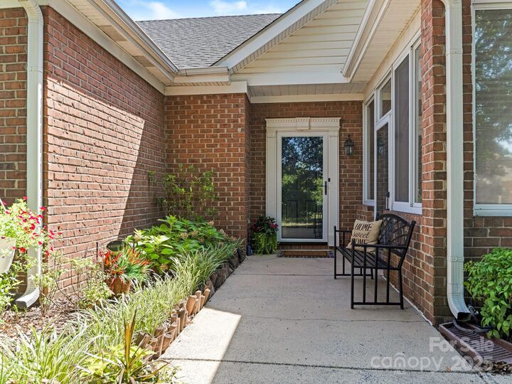 Property Photo: 11360 Olde Turnbury Court NC 28277