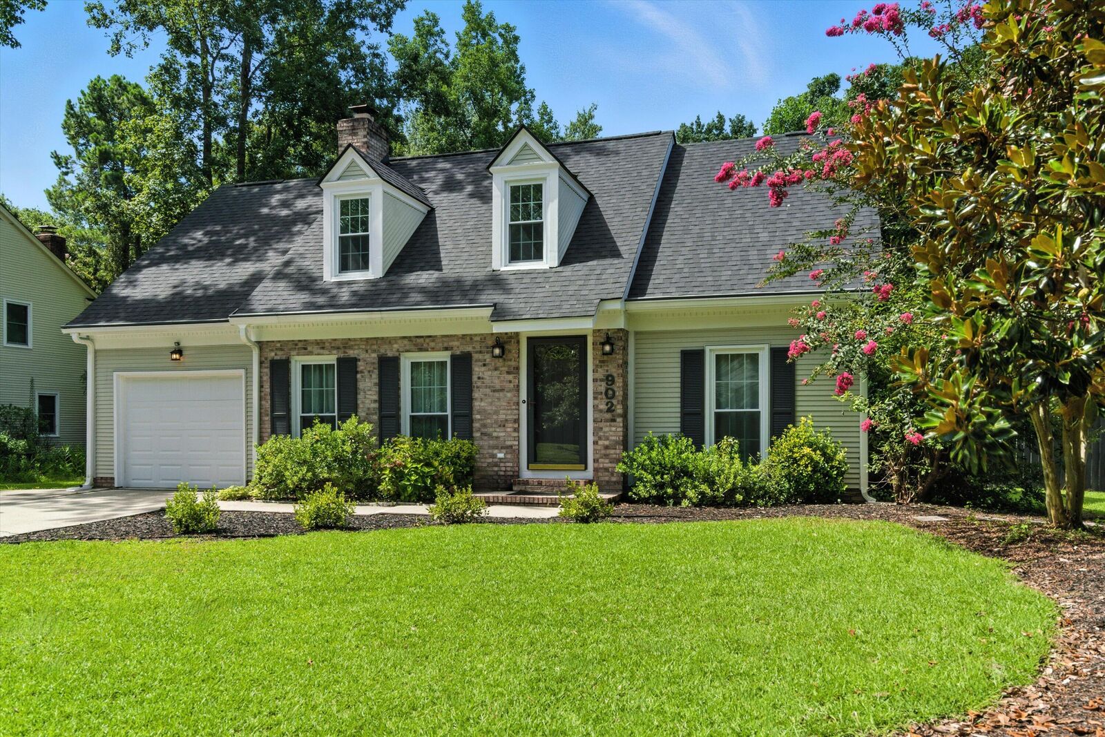 Property Photo:  902 Essex Drive  SC 29485 