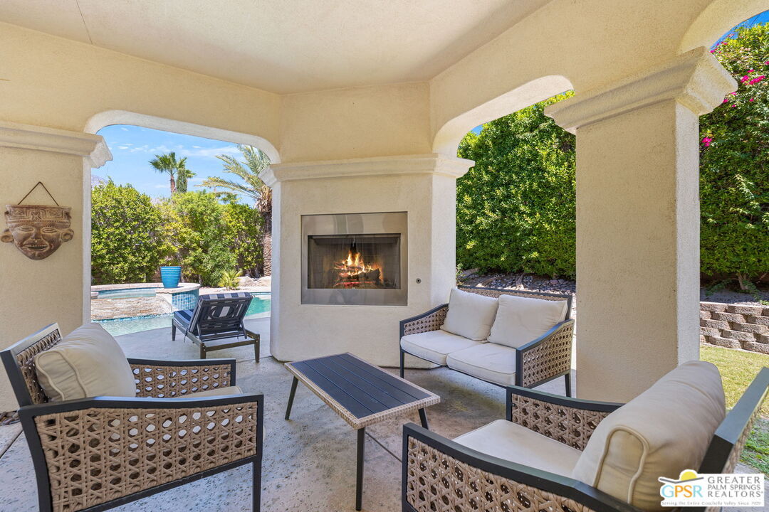 Property Photo: 1420 Lorena Way CA 92262