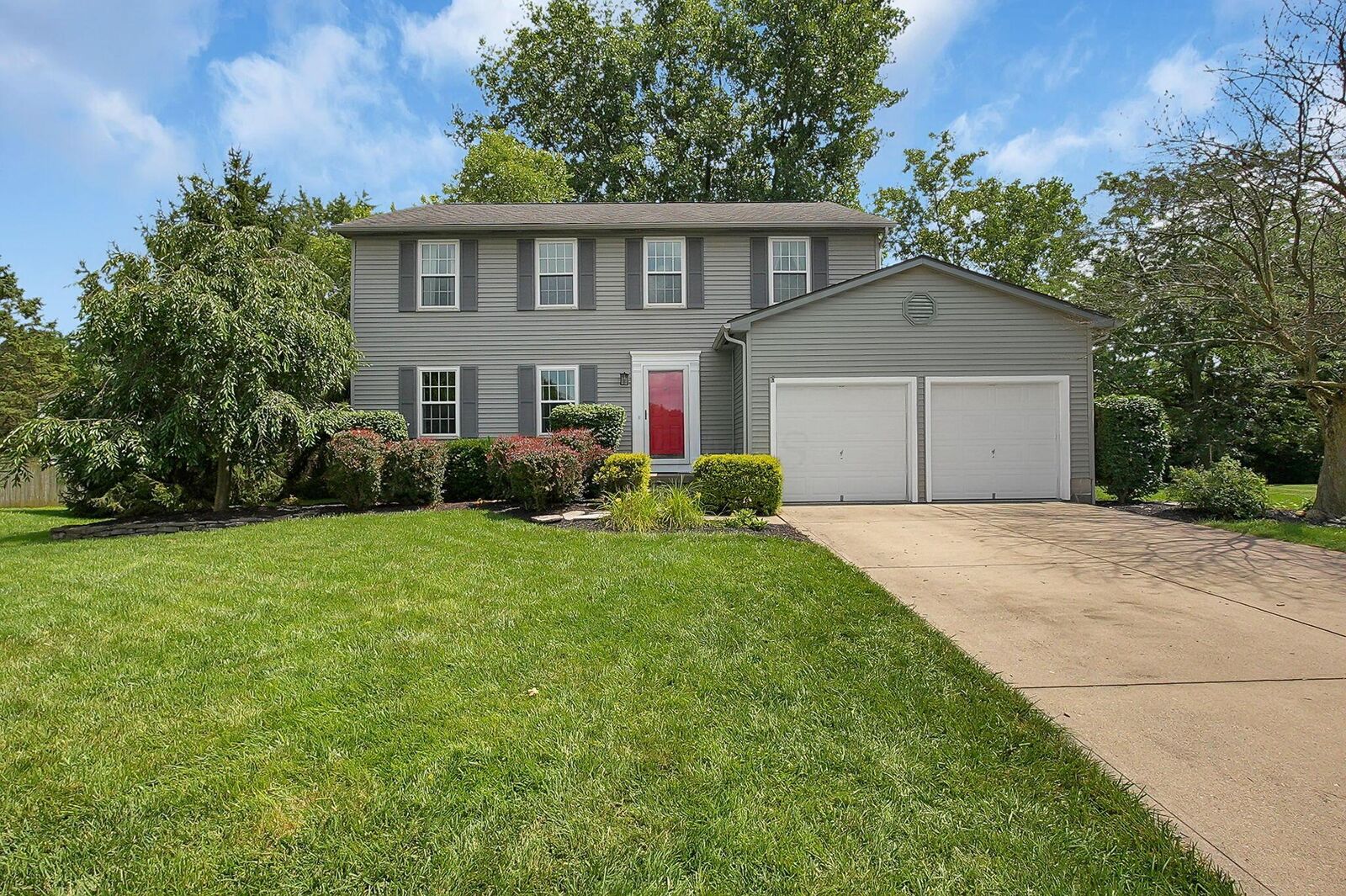 Property Photo: 920 Peppercorn Place OH 43230