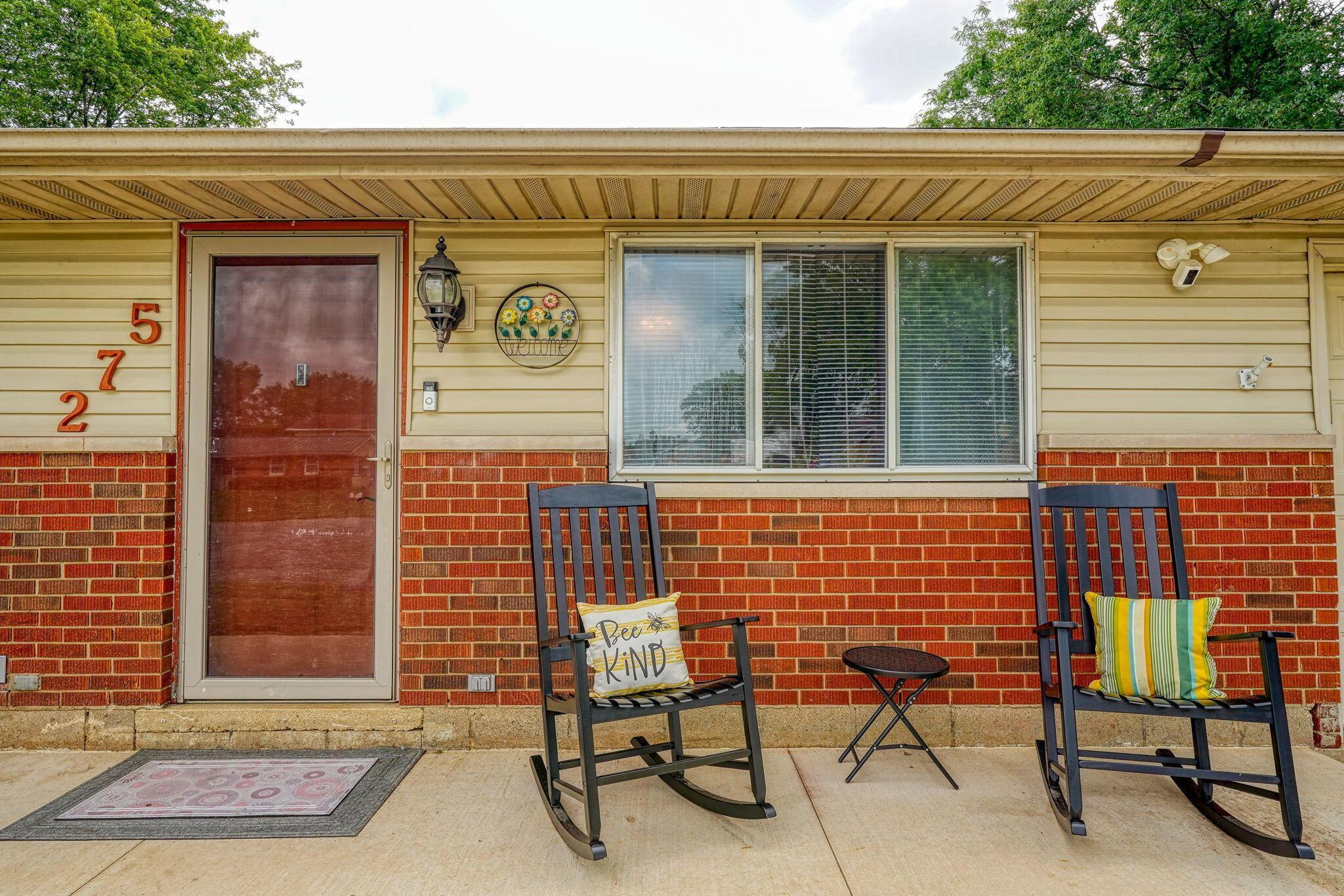 Property Photo: 275 Pawnee Drive OH 43113