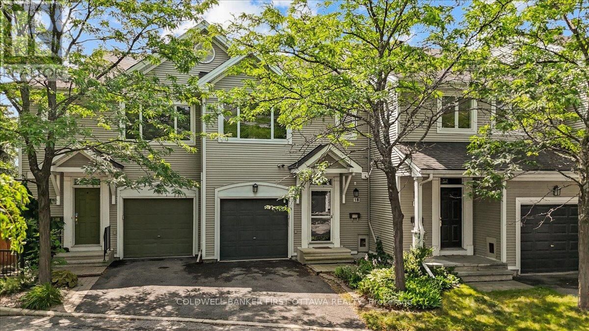 Property Photo: 18 Maxton Private ON K1J 1J2