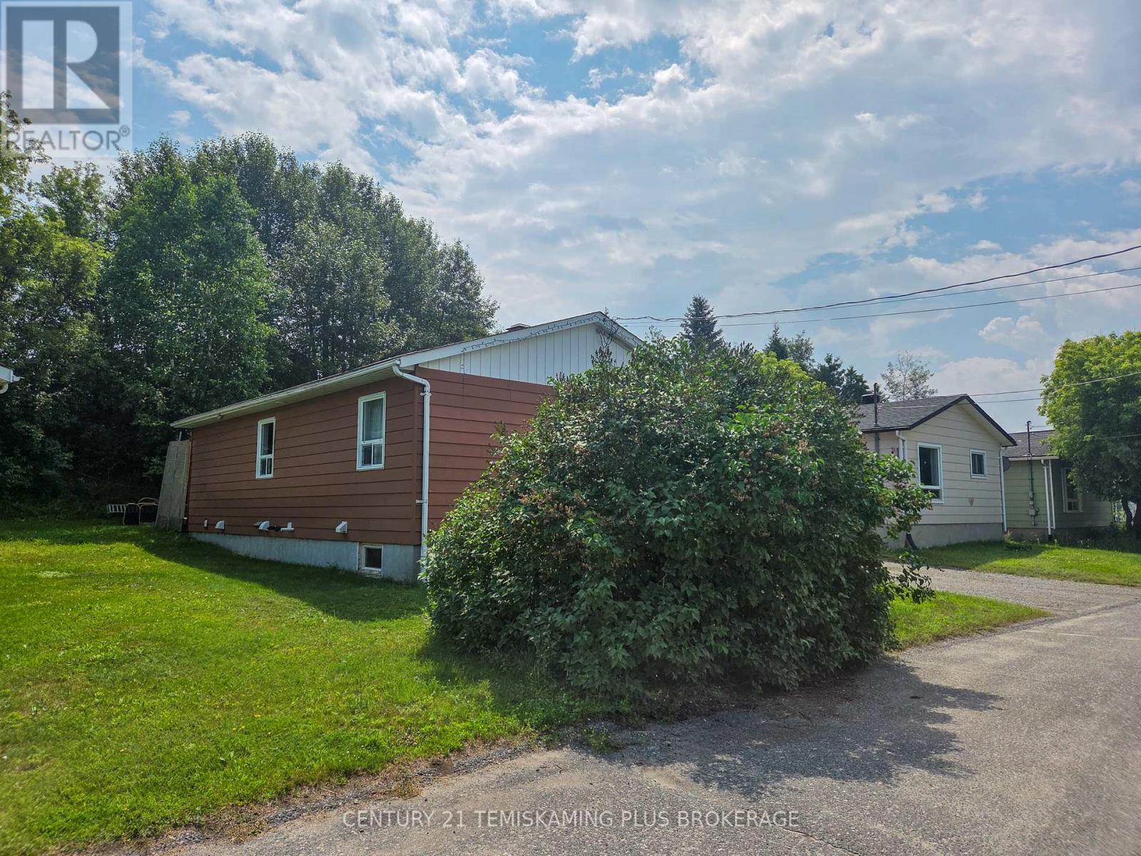 Photo de la propriété: 25 Watson Place ON P0J 1C0