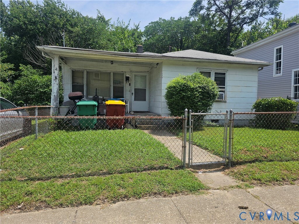 Property Photo: 125 S Little Church Street VA 23803