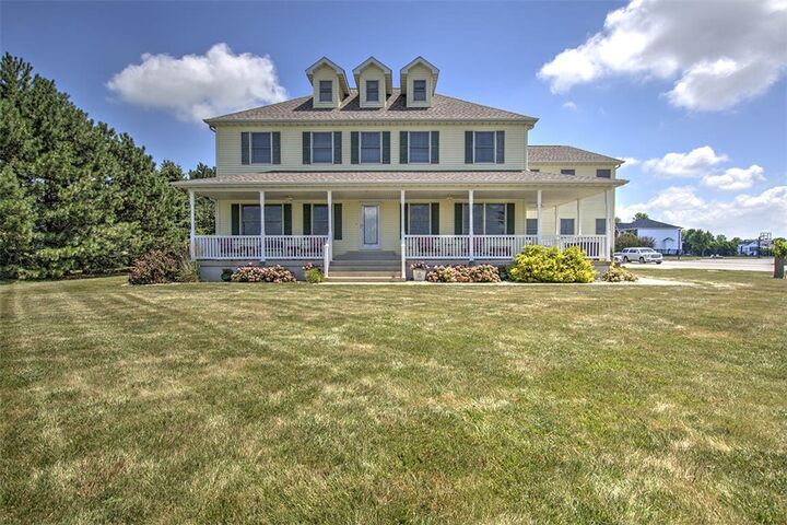 1180 Greenbrier Boulevard  Forsyth IL 62535 photo