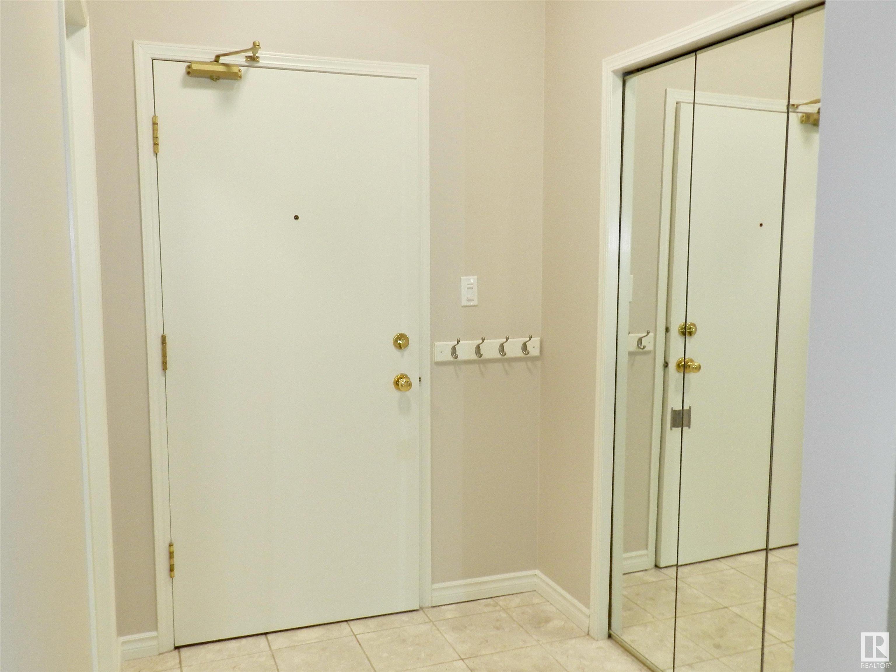 Photo de la propriété:  15499 Castle Downs Road NW 221  AB T5X 5Y3 