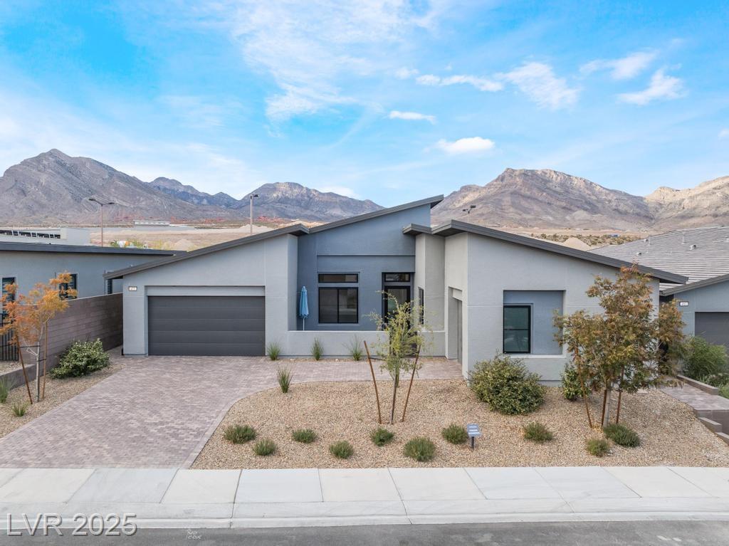 Property Photo: 477 Highview Ridge Avenue NV 89138