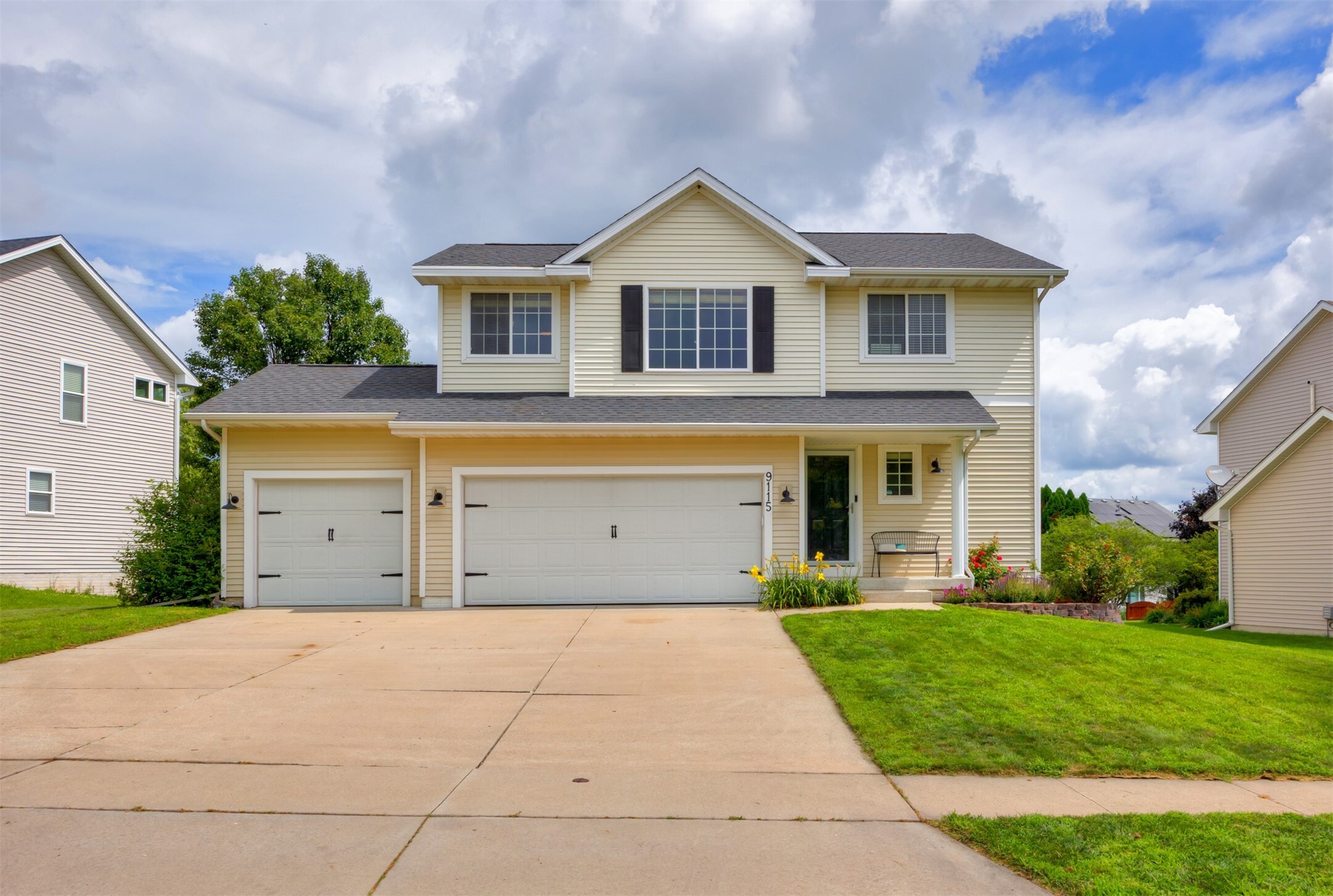 9115 Cowden Drive  Johnston IA 50131 photo
