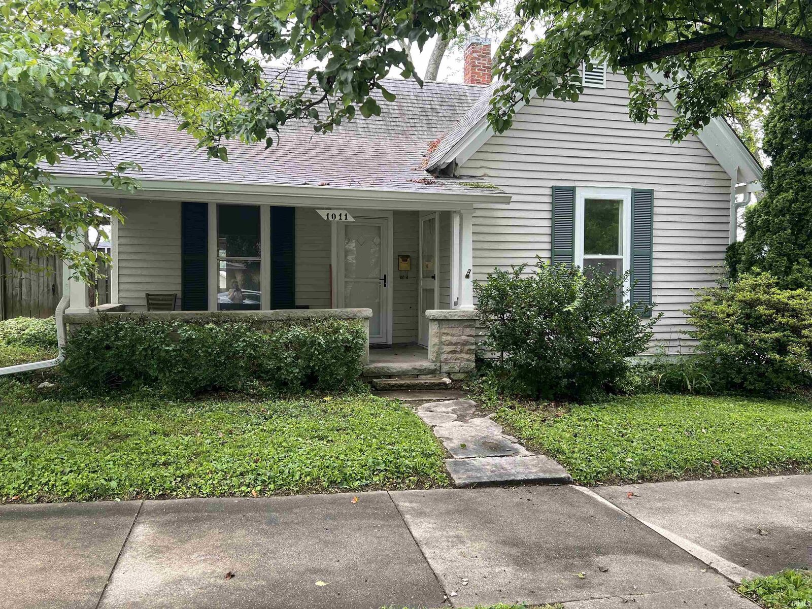 Property Photo: 1011 W Howe Street IN 47403