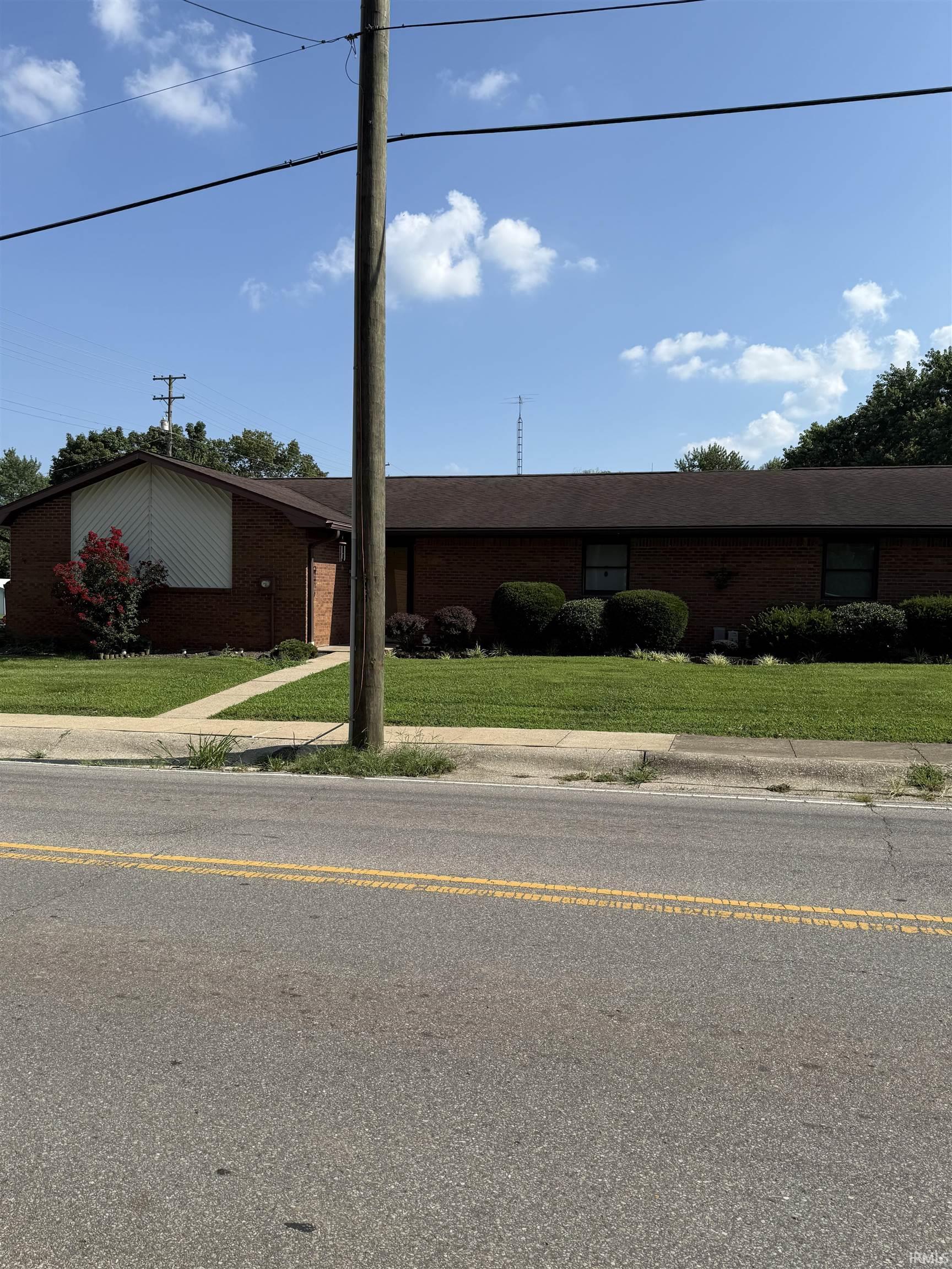 Property Photo: 423 W Mulberry Street IN 47670