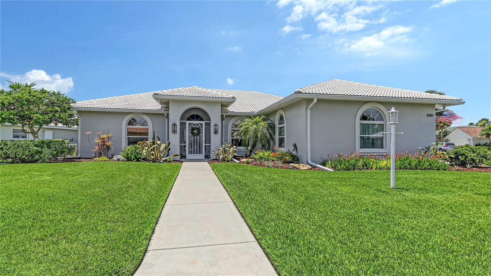 Property Photo: 1689 Valley Drive FL 34292