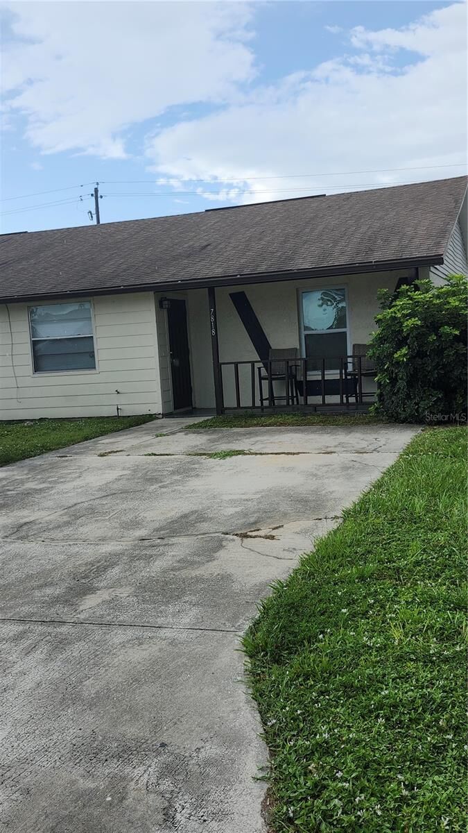 Property Photo: 7818 40th Avenue Drive W FL 34209