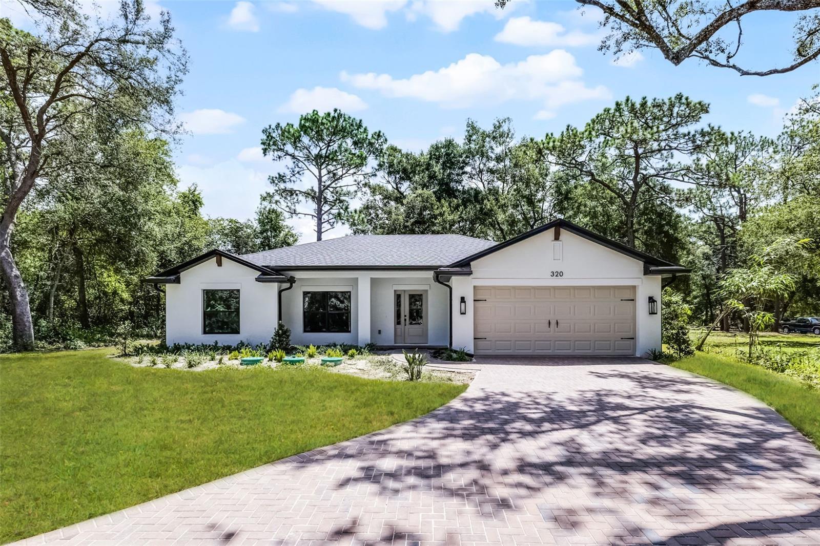 Property Photo: 320 Kenora Drive FL 32763