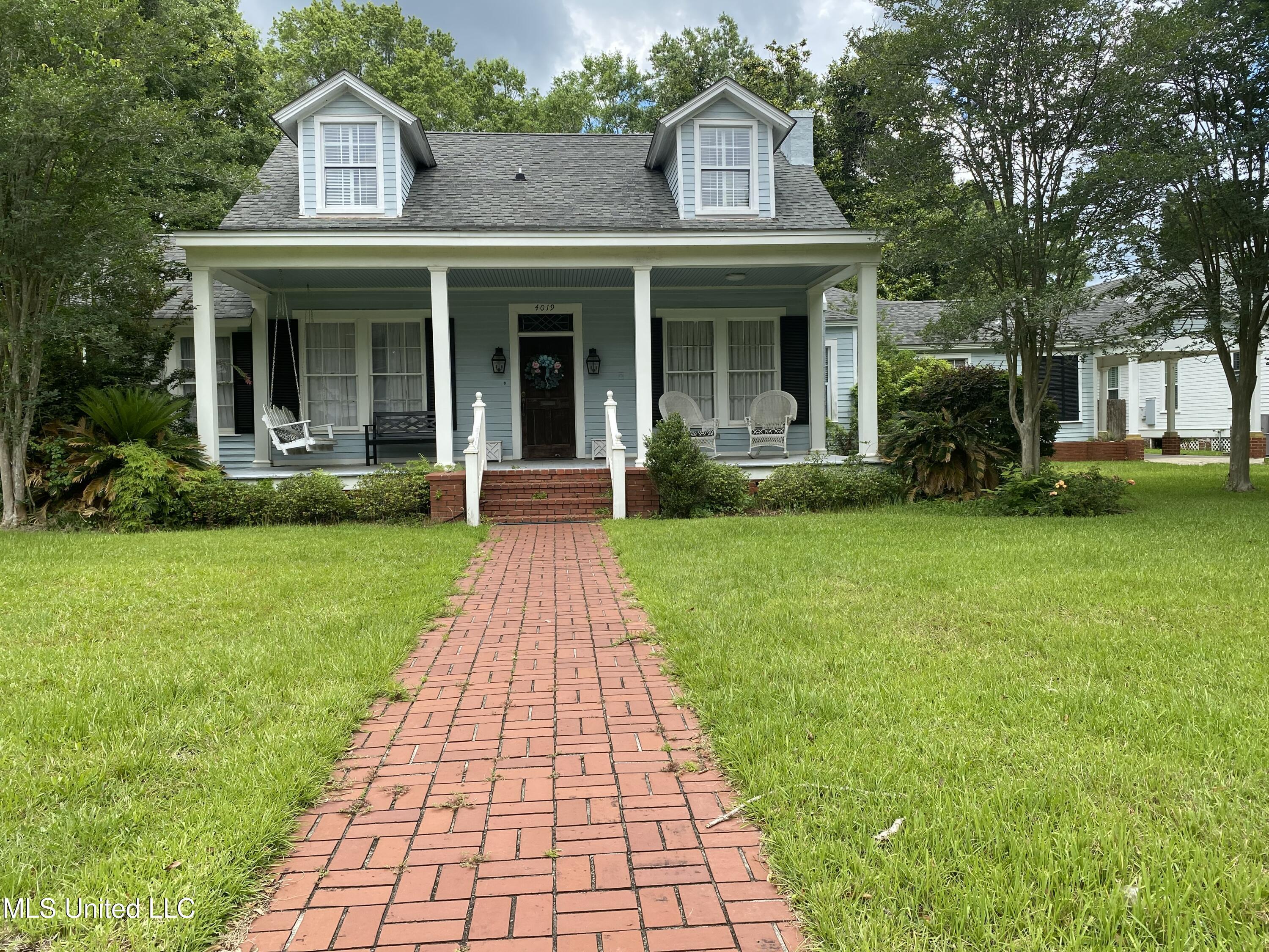 Property Photo:  4019 Bellview Avenue  MS 39563 