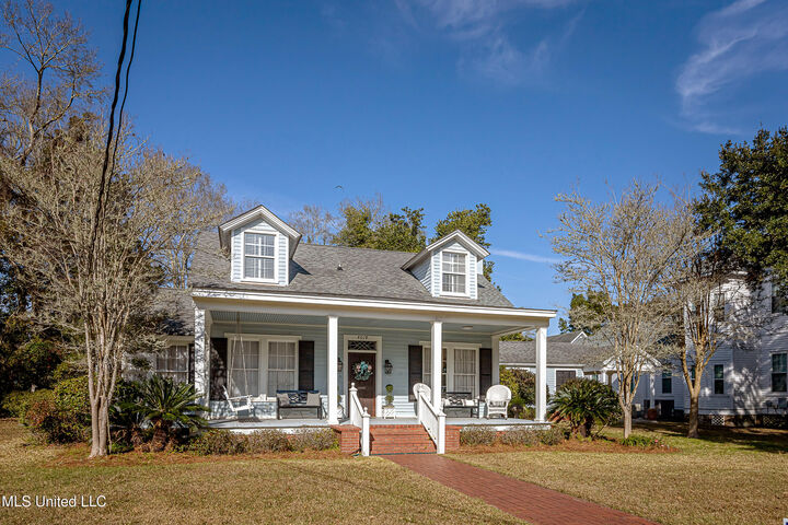 Property Photo:  4019 Bellview Avenue  MS 39563 