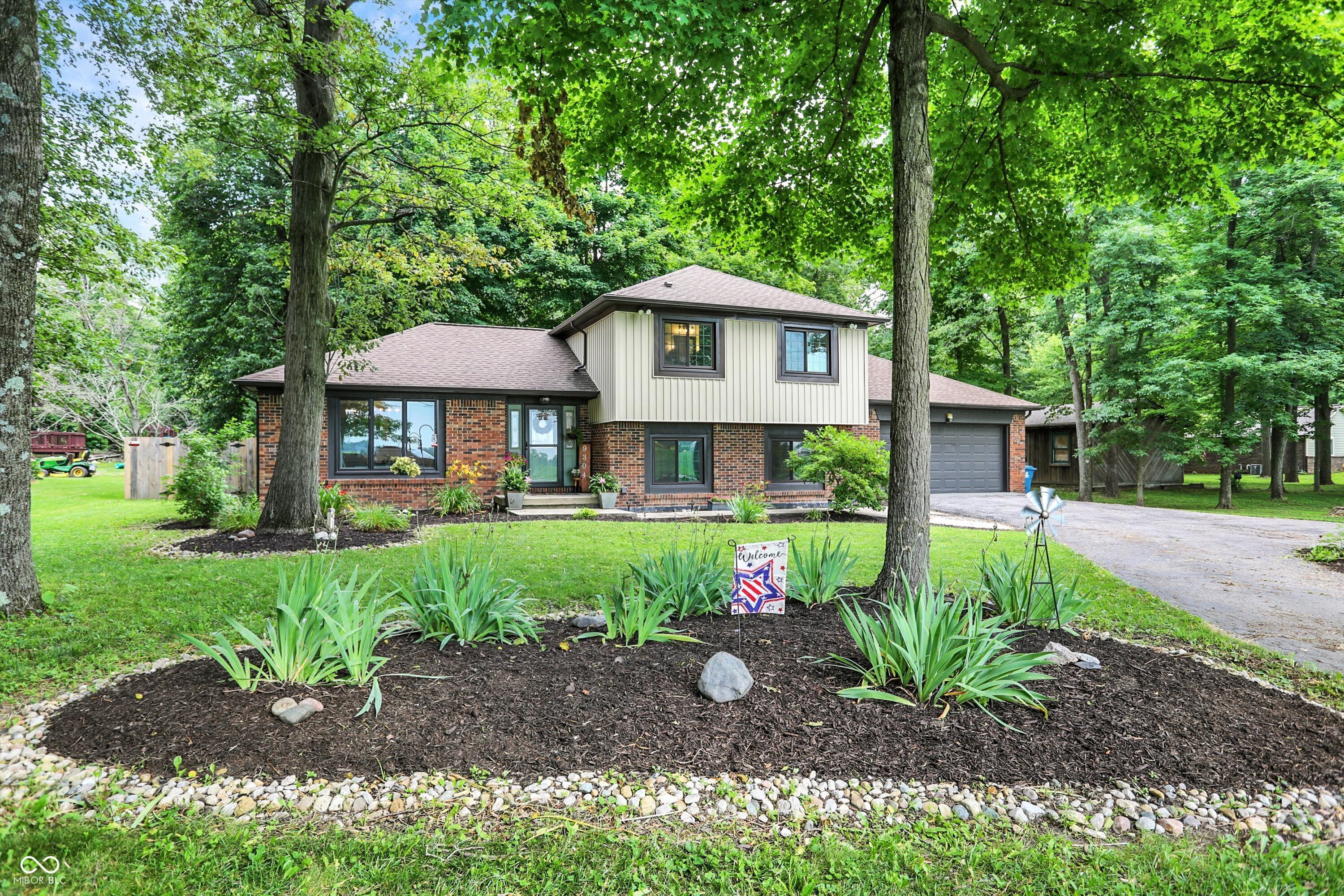Property Photo: 9304 E Troy Avenue IN 46239
