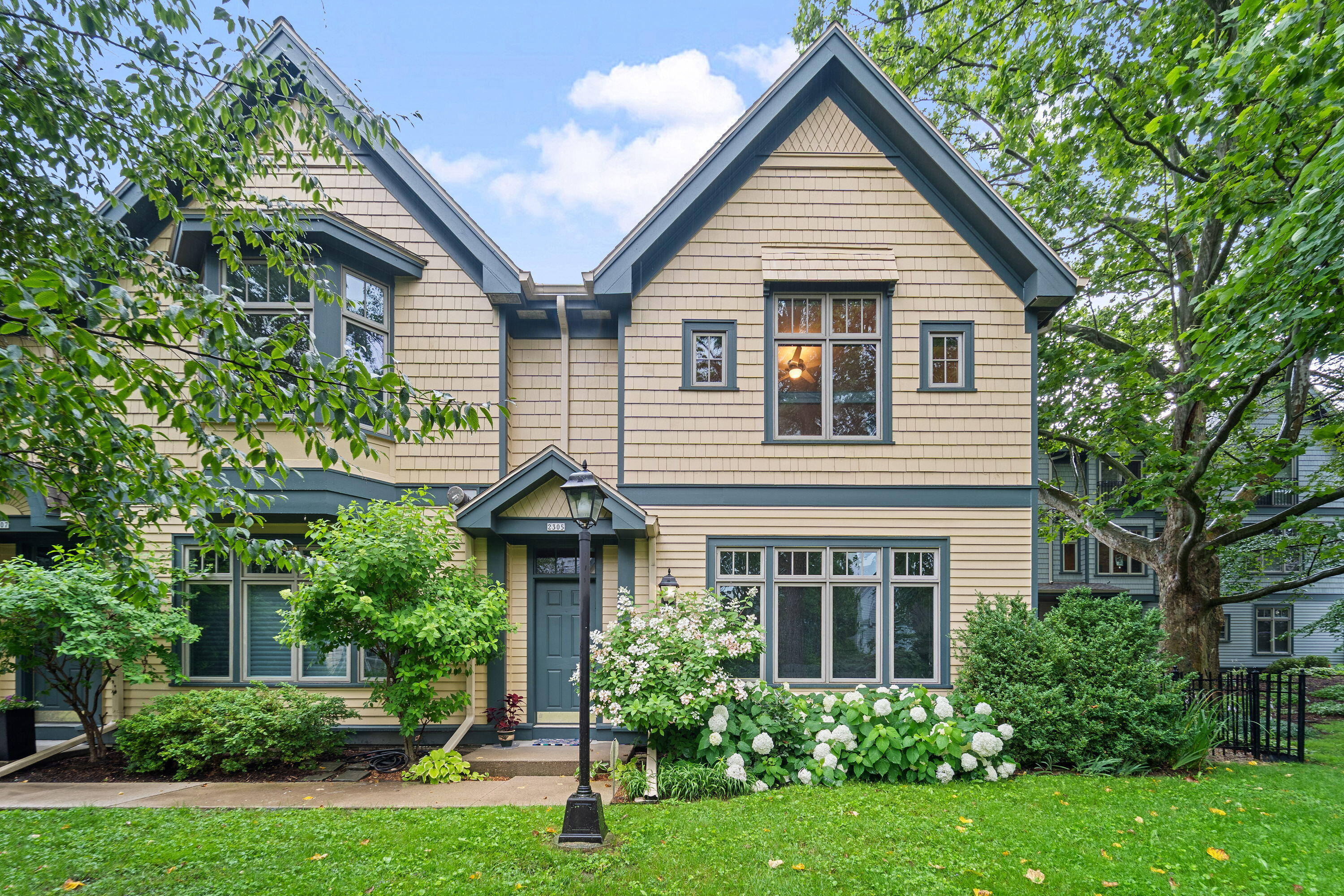 Property Photo: 2305 E Stratford Ct WI 53211