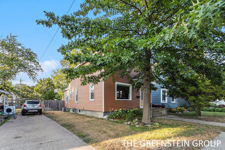 Property Photo:  193 W 18th Street  MI 49423 