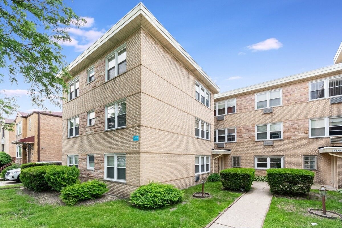 Property Photo:  4629 Main Street 3B  IL 60076 