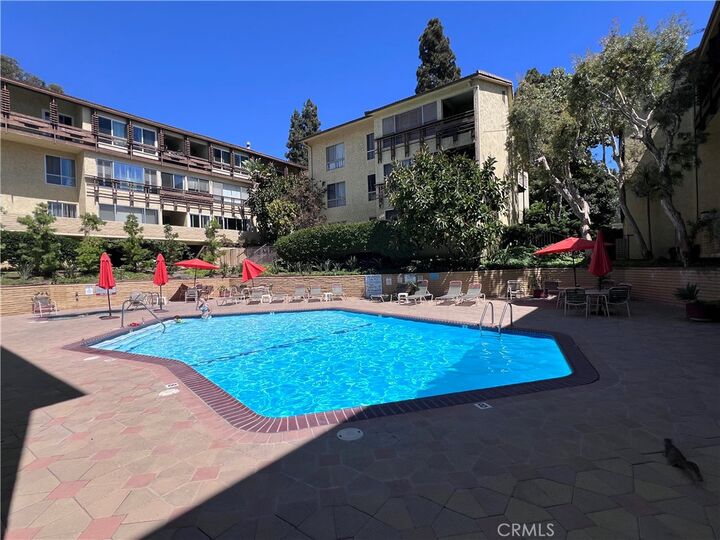 Property Photo: 5600 Kensington Way 209 CA 90230