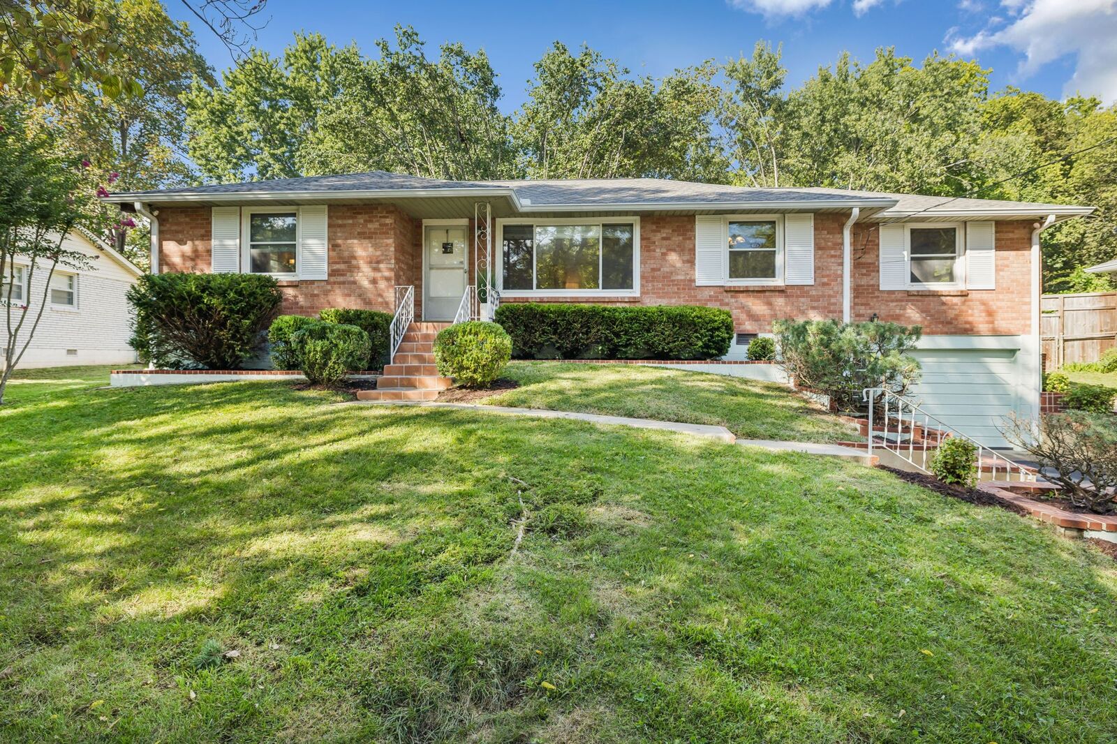 Property Photo: 310 Blackman Rd TN 37211