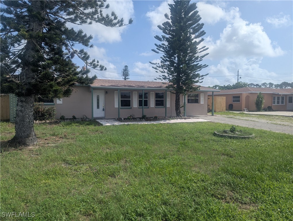 Property Photo: 18165 Iris Road FL 33967